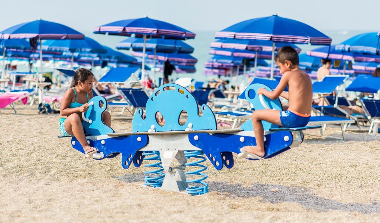 ホテル Conero Azzurro ヌマーナ エクステリア 写真